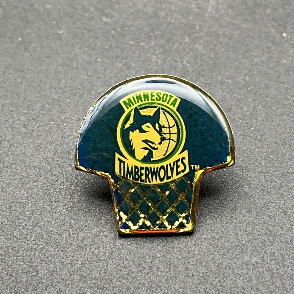 Vintage Minnesota Timberwolves NBA Basketball Hoop Lapel Hatâ Pin